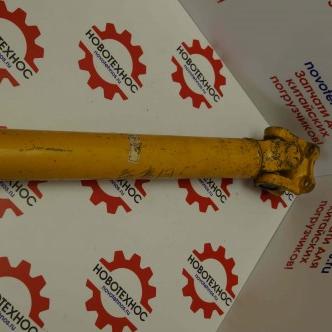 Карданный вал передний 1090 мм 60*70, центровочный диаметр фланца 60 мм, размер чашек крестовины 32 мм для фронтальных погрузчиков ZL20/ ZL30 марок: Shanline, Fukai, SZM, HZM, Bull SL, CTK S, Yigong, Laigong, Neo S, Neo, Viking, Frontal, AMUR, ALTAY, FORWARD, Atlant, Grizzly, GR2L/GR2S, Сибиряк 3000 и их аналогов.