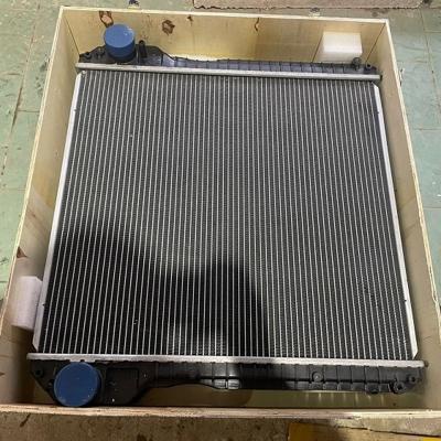 Радиатор охлаждения водяной 17224502 Volvo 