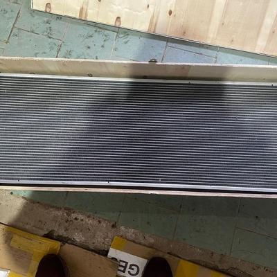 Радиатор охлаждения водяной XB00004994, XB00004995 Hitachi 