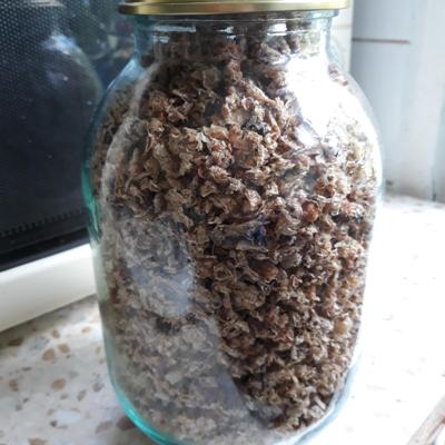 Жмых смородины белой и красной, крыжовника высушенный