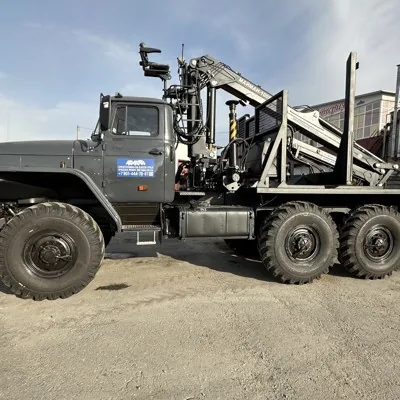 Лесовоз Урал капремонт с новым  манипулятором и роспуском