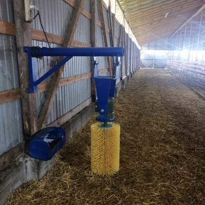 Щетка чесалка для коз